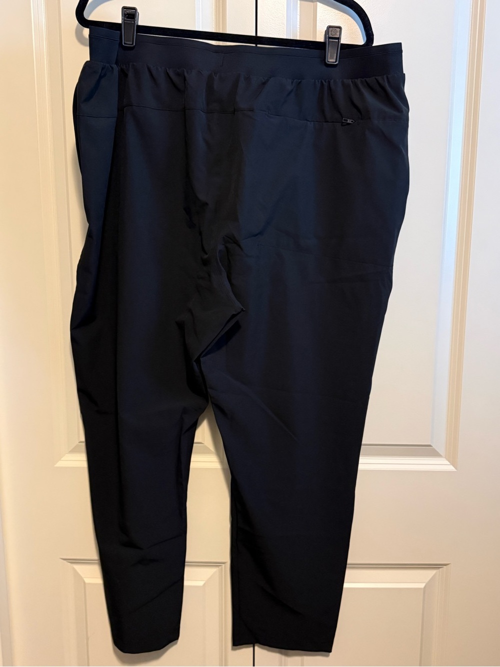 Fabletics Men’s Black Athletic Joggers - Picture 3 of 3